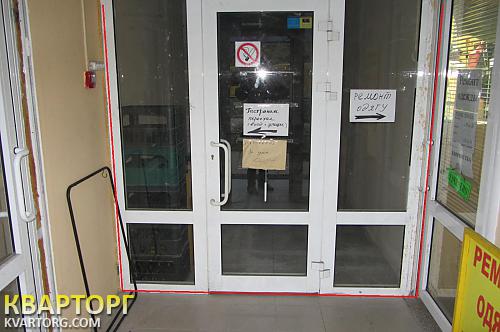 Rent out shop. Киев, ул. Зои Гайдай,4-а — photo 1