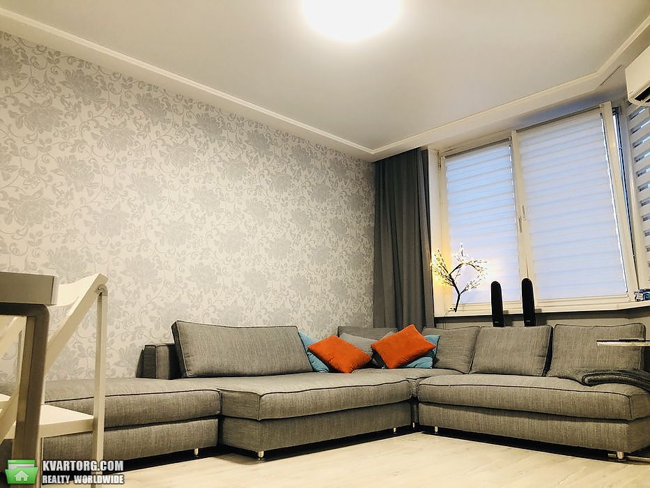 Rent out 2-room apartment. Киев,  Вышгородская — photo 3