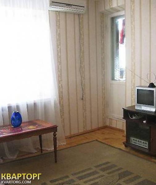 Rent out 2-room apartment. Киев,  Сосюры — photo 3