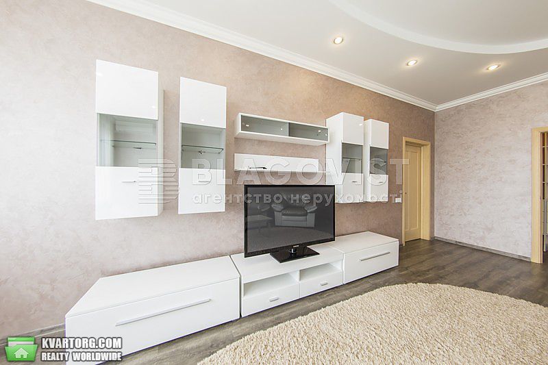 Rent out 4-room apartment. Киев,  Барбюса — photo 3