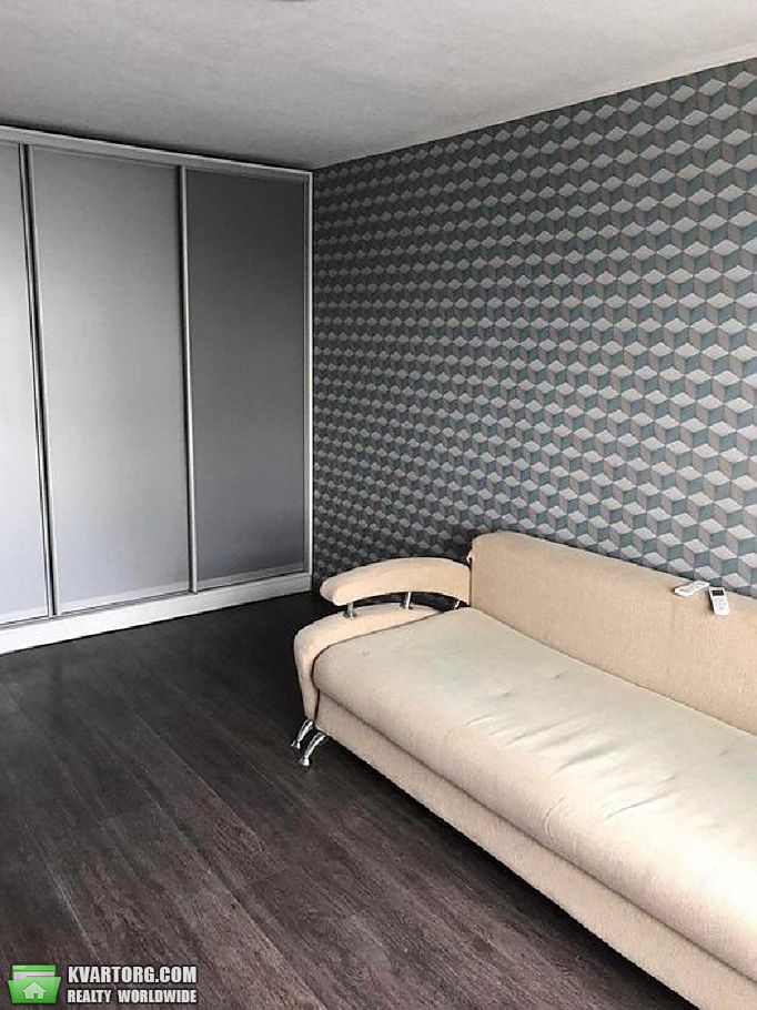 Rent out 2-room apartment. Киев,  пр. Свободы — photo 1