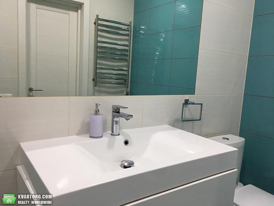 Rent out 3-room apartment. Киев, Данченко — photo 8