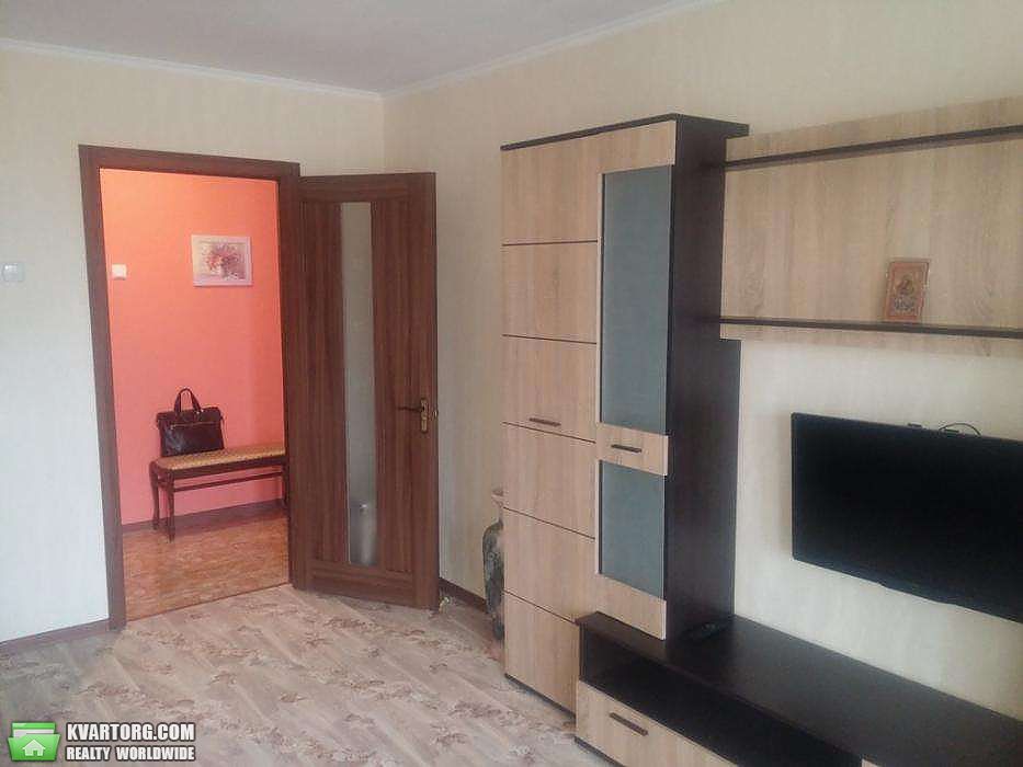 Rent out 1-room apartment. Киев,  Прилужная — photo 2