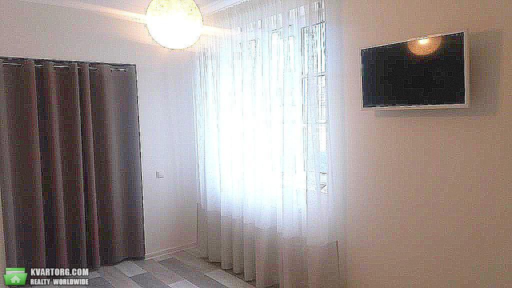Rent out 3-room apartment. Киев,  Почайнинская — photo 3