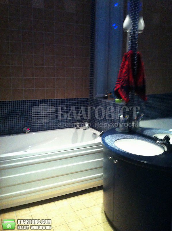 Rent out 3-room apartment. Киев,  Дмитриевская — photo 1
