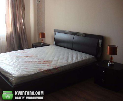 Rent out 2-room apartment. Киев, Комбинатная — photo 4