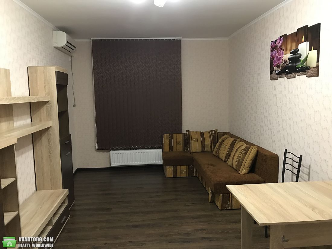 Rent out 1-room apartment. Киев, волошковая — photo 1