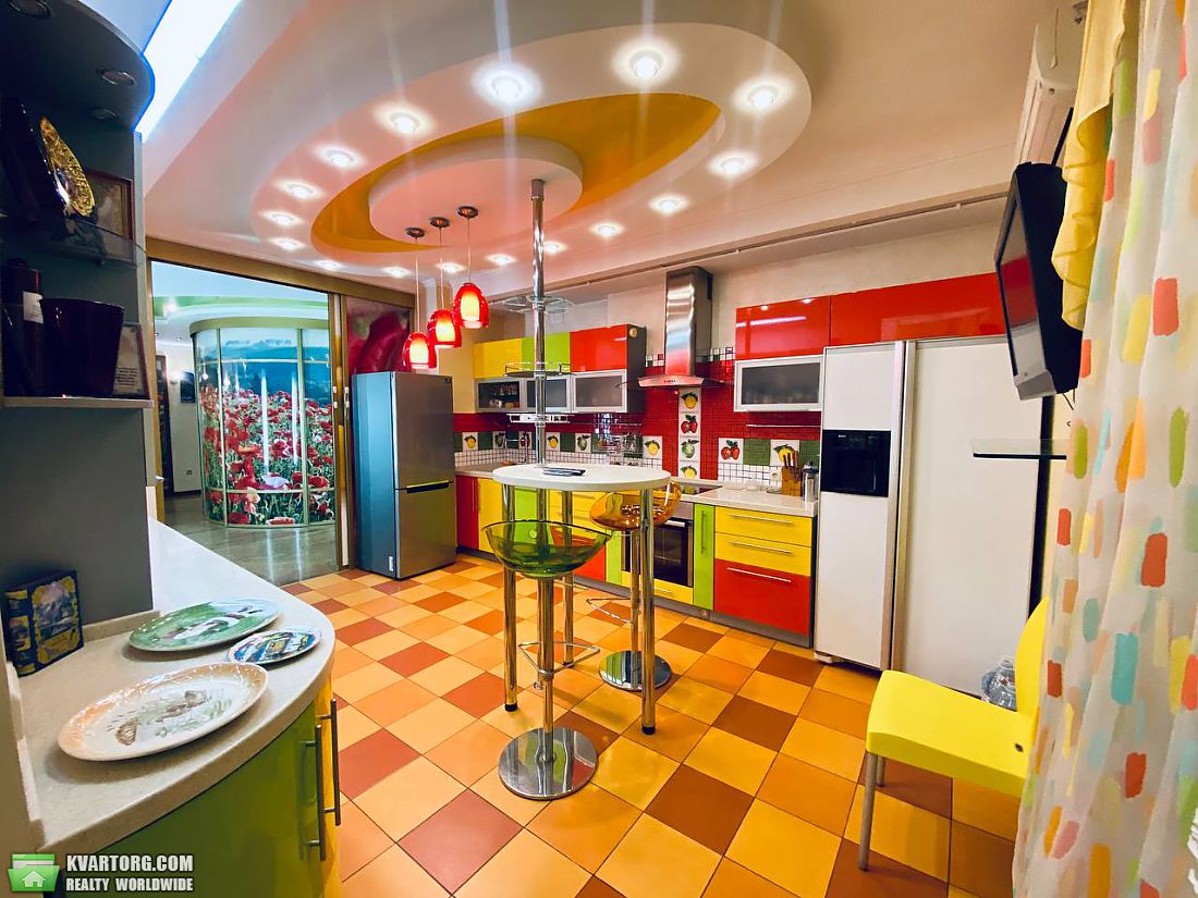 Sell 5-room apartment. Киев,  Старонаводницкая — photo 4