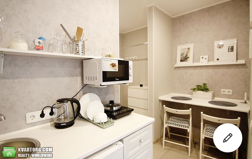 Sell 4-room apartment. Киев, Регенераторная — photo 1