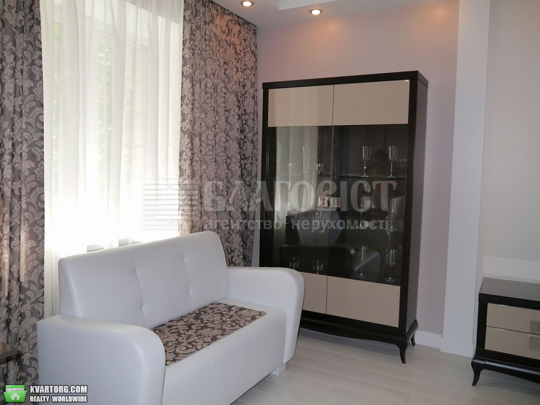 Rent out 1-room apartment. Киев,  Малая Житомирская — photo 10