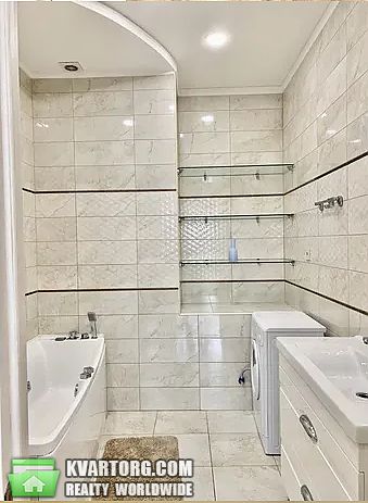 Rent out 1-room apartment. Киев,  Жилянская — photo 4