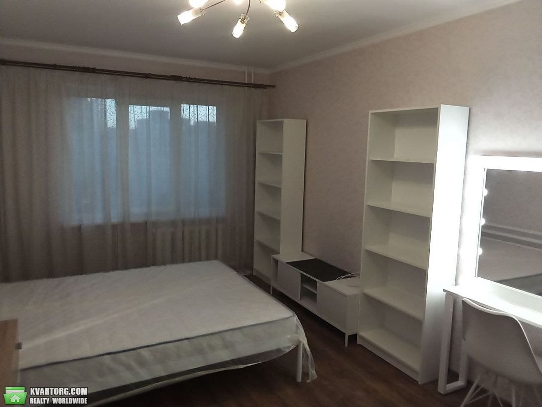 Rent out 2-room apartment. Киев, Харьковское шоссе — photo 7