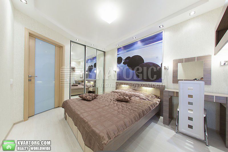 Rent out 2-room apartment. Киев,  Барбюса — photo 3