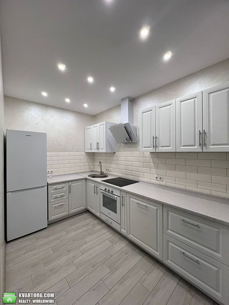 Rent out 2-room apartment. Киев, Микільсько-Слобідська — photo 2