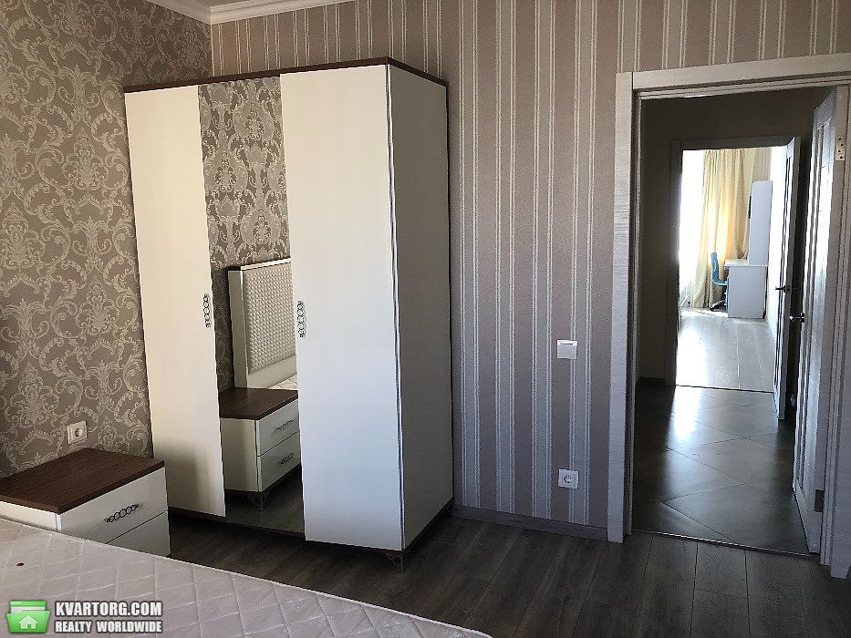 Rent out 3-room apartment. Киев,  Трутенко — photo 4