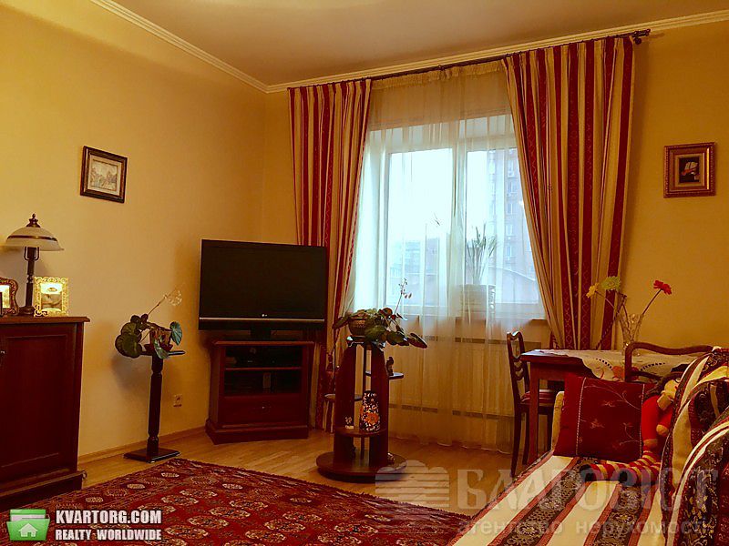 Sell 2-room apartment. Киев, Чорновола — photo 3