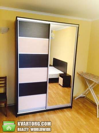 Rent out 2-room apartment. Киев,  Урловская — photo 4