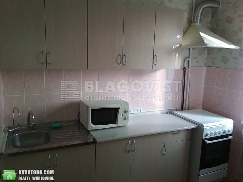 Rent out 2-room apartment. Киев,  Харьковское шоссе — photo 9