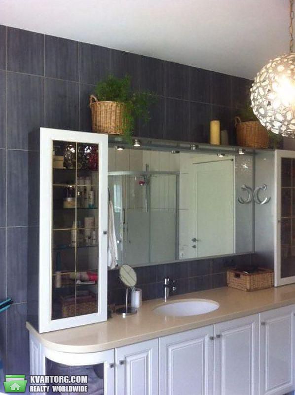 Rent out 3-room apartment. Киев,  Искровская — photo 8