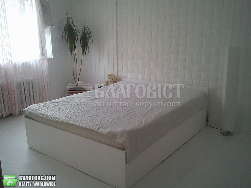 Rent out 2-room apartment. Киев,  Шелковичная — photo 1