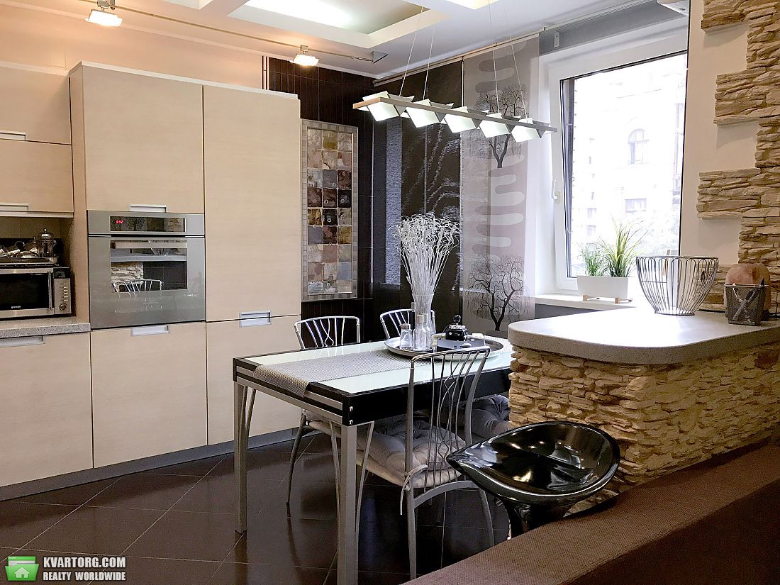 Rent out 3-room apartment. Киев,  Паньковская — photo 1