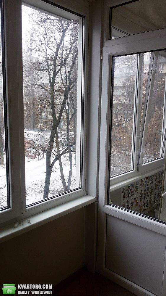 Rent out 2-room apartment. Киев,  Окипной — photo 1