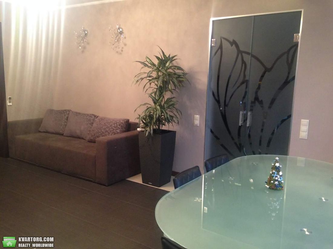 Rent out 4-room apartment. Киев,  Днепровская наб — photo 4