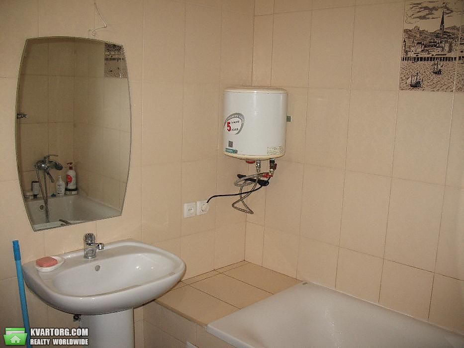 Sell 2-room apartment. Киев,  Волховская — photo 2