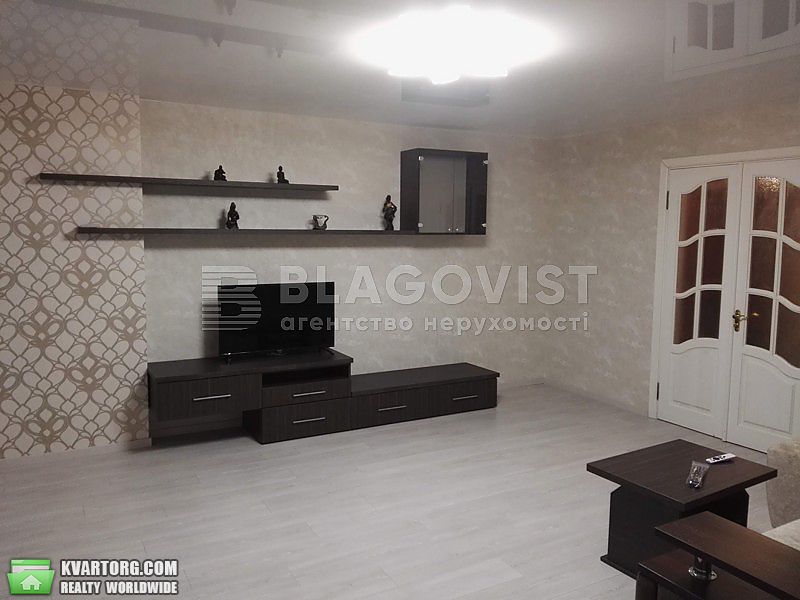 Rent out 2-room apartment. Киев,  Декабристов — photo 1