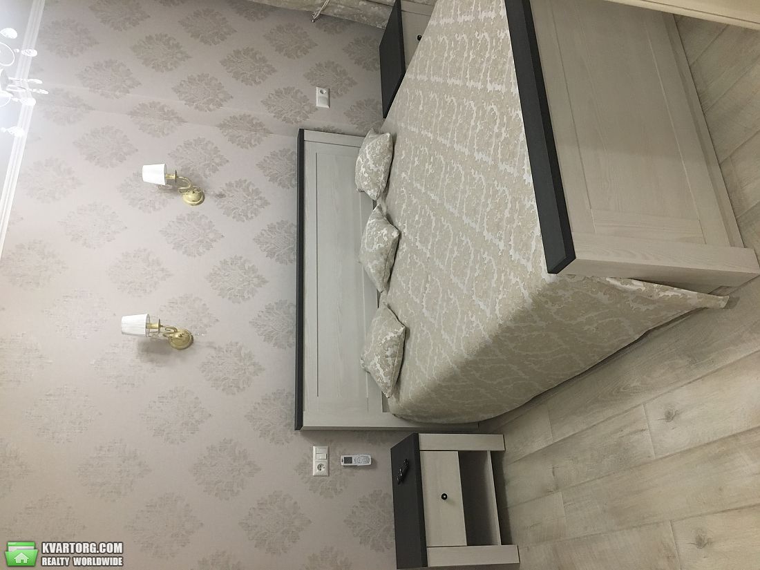 Rent out 2-room apartment. Киев, Аэровокзальная — photo 3