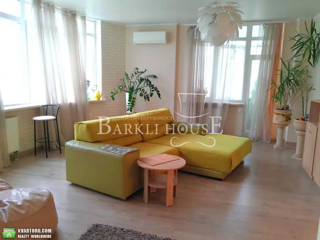 Rent out 2-room apartment. Киев,  Механизаторов — photo 1