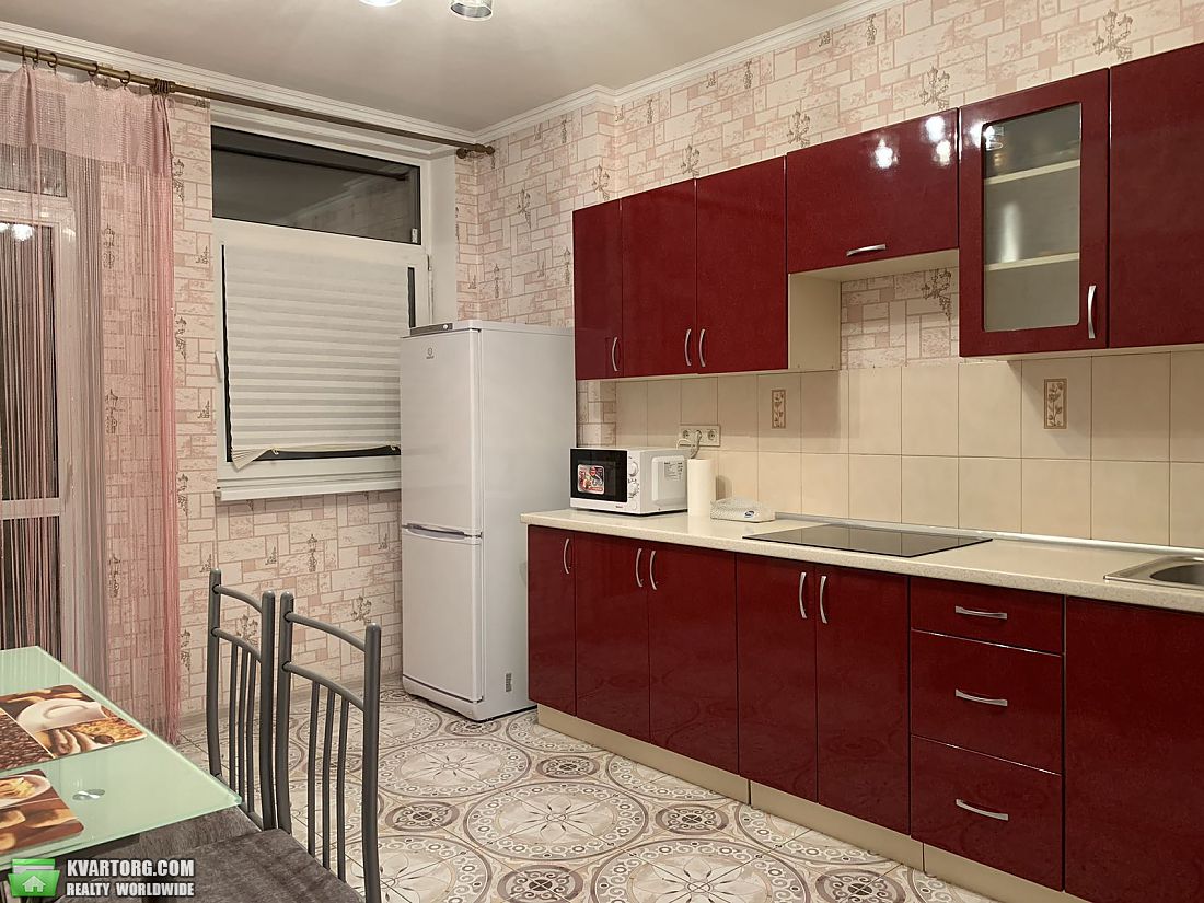 Rent out 1-room apartment. Киев, Эрнста — photo 9