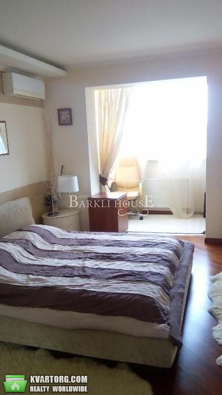 Rent out 3-room apartment. Киев,  Салютная — photo 5