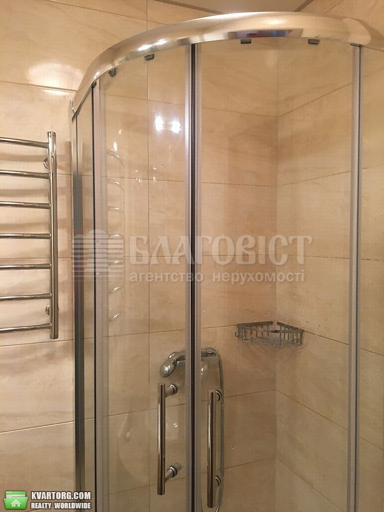 Rent out 2-room apartment. Киев,  Верхняя — photo 1
