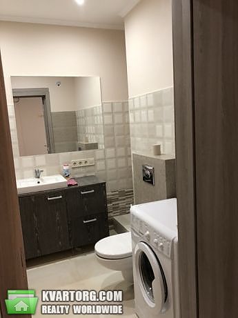 Rent out 3-room apartment. Киев,  Герцена — photo 8