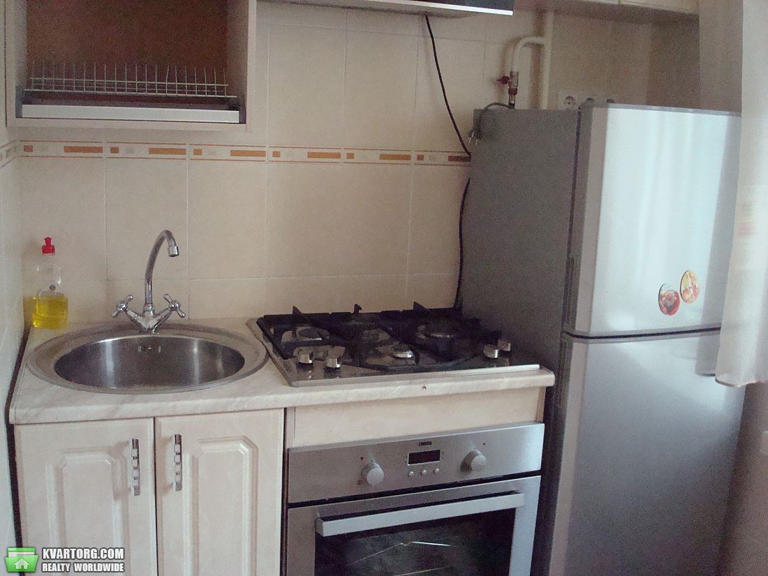 Rent out 1-room apartment. Киев,  Мичурина — photo 4