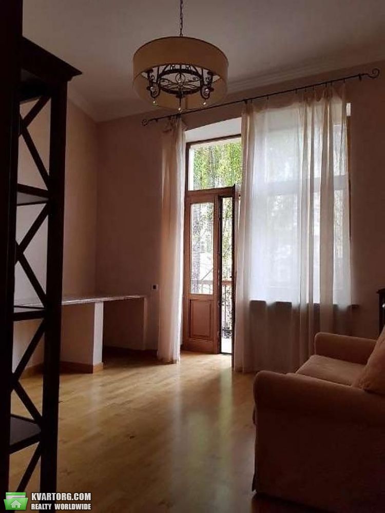 Rent out 3-room apartment. Киев,  Андреевский спуск — photo 5