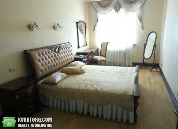 Rent out 3-room apartment. Киев,  Щорса — photo 2