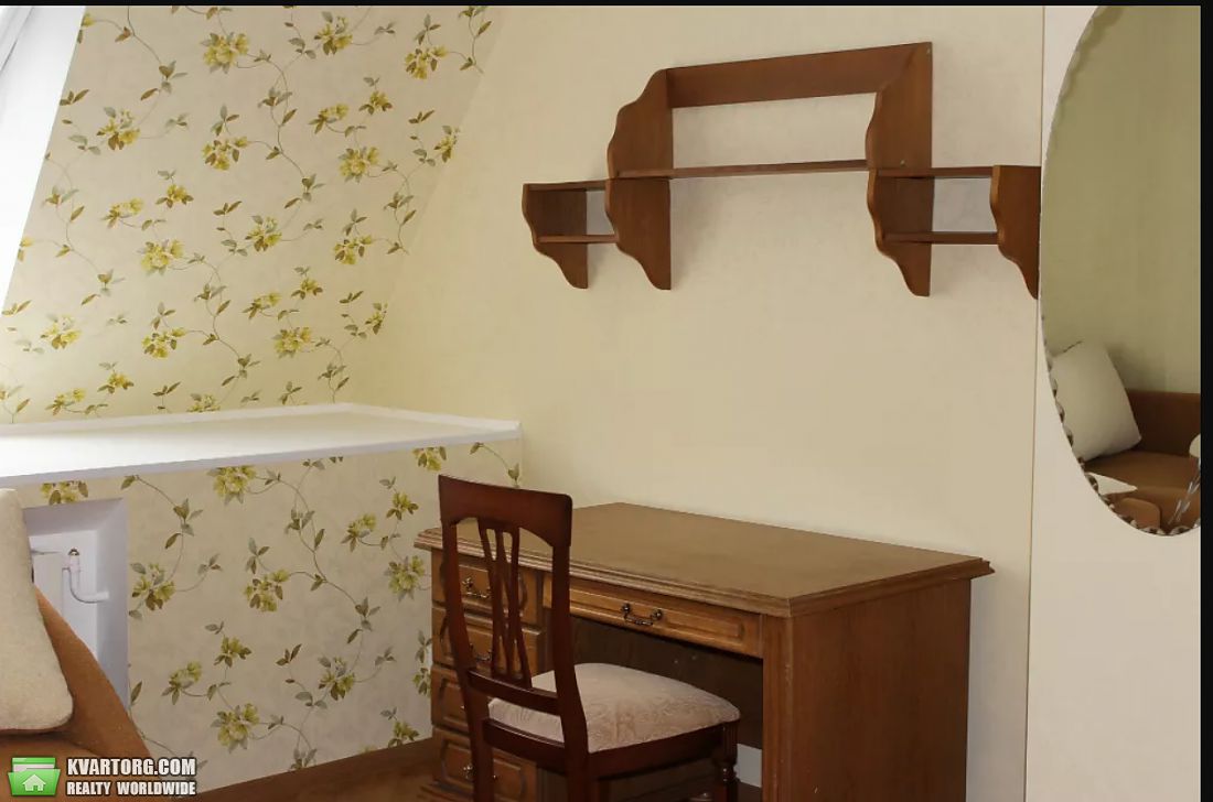 Rent out 4-room apartment. Киев,  Курская — photo 2