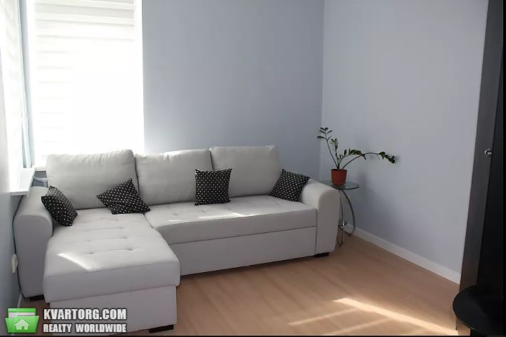 Rent out 3-room apartment. Киев,  Богатырская — photo 1