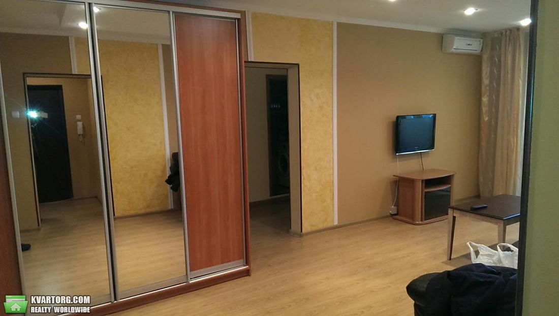 Rent out 3-room apartment. Киев, Иорданская — photo 2