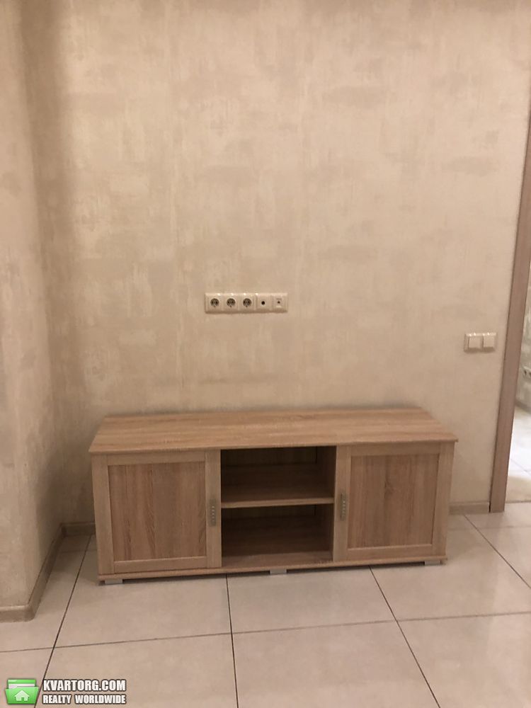 Rent out 1-room apartment. Киев,  Набережно-Луговая — photo 8