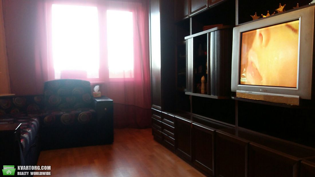 Sell 3-room apartment. Киев,  Алма-Атинская — photo 1
