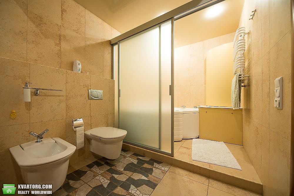 Rent out 4-room apartment. Киев,  Клиническая — photo 8