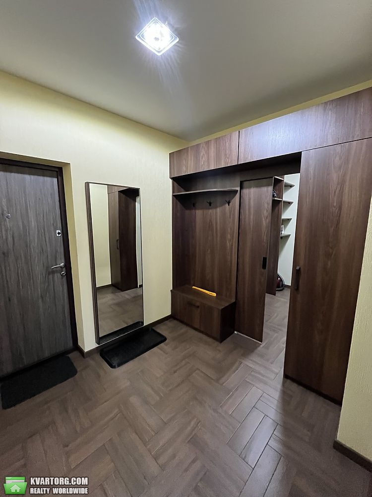 Rent out 2-room apartment. Киев,  Шолуденко — photo 8