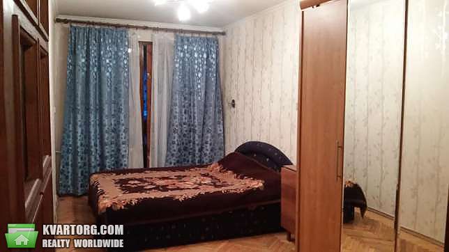 Rent out 3-room apartment. Киев, Зодчих — photo 3