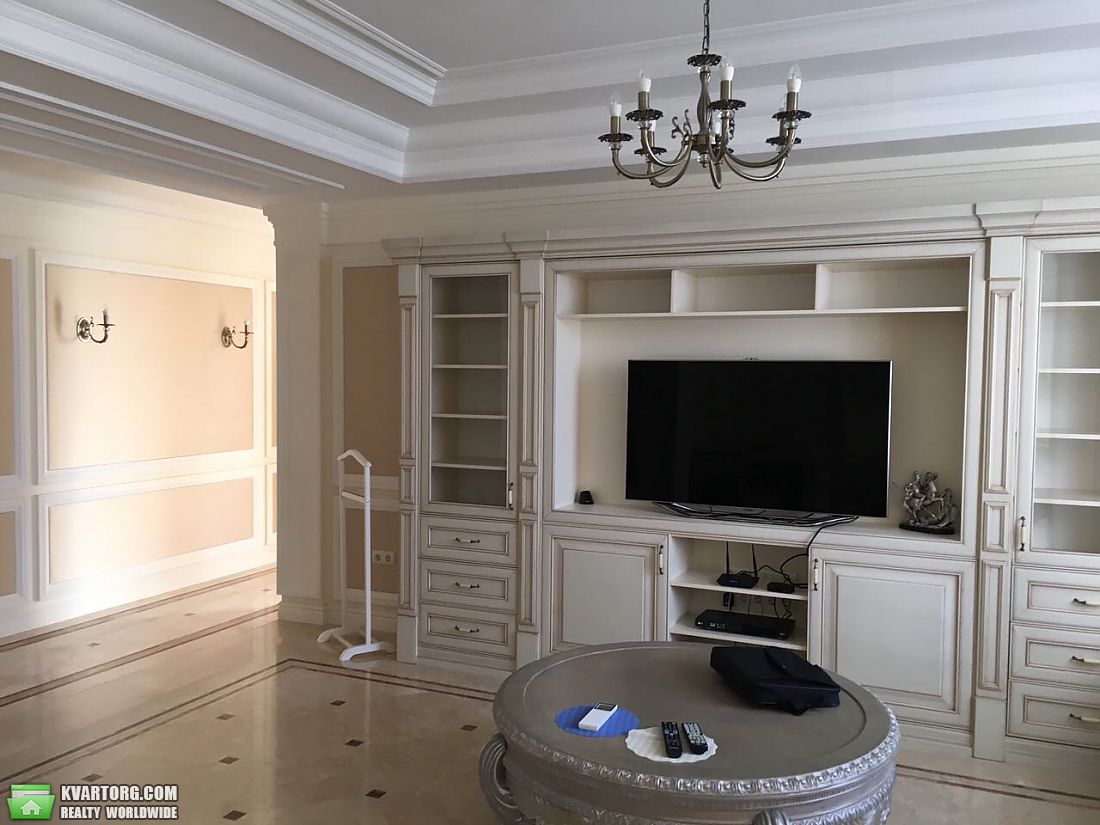 Rent out 3-room apartment. Киев,  Драгомирова — photo 1