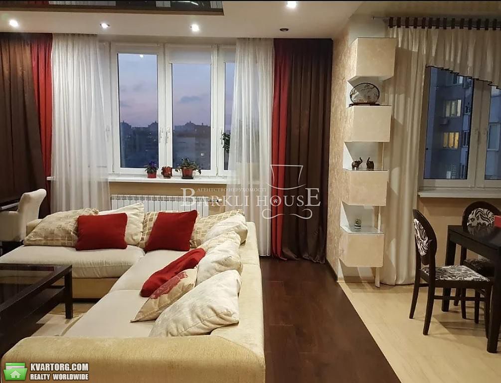 Rent out 4-room apartment. Киев,  Срибнокильская — photo 1