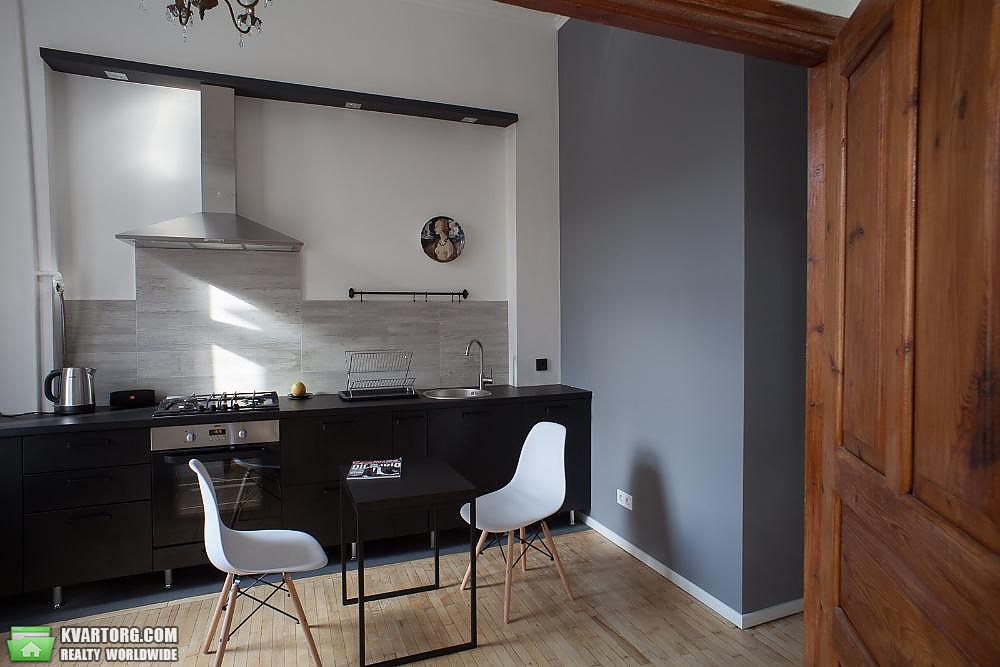 Rent out 1-room apartment. Киев,  Почайнинская — photo 3