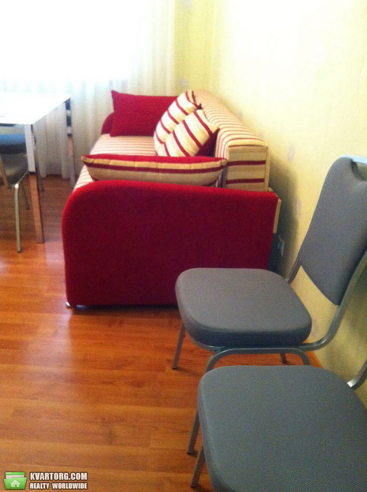 Rent out 1-room apartment. Киев,  Урловская — photo 7